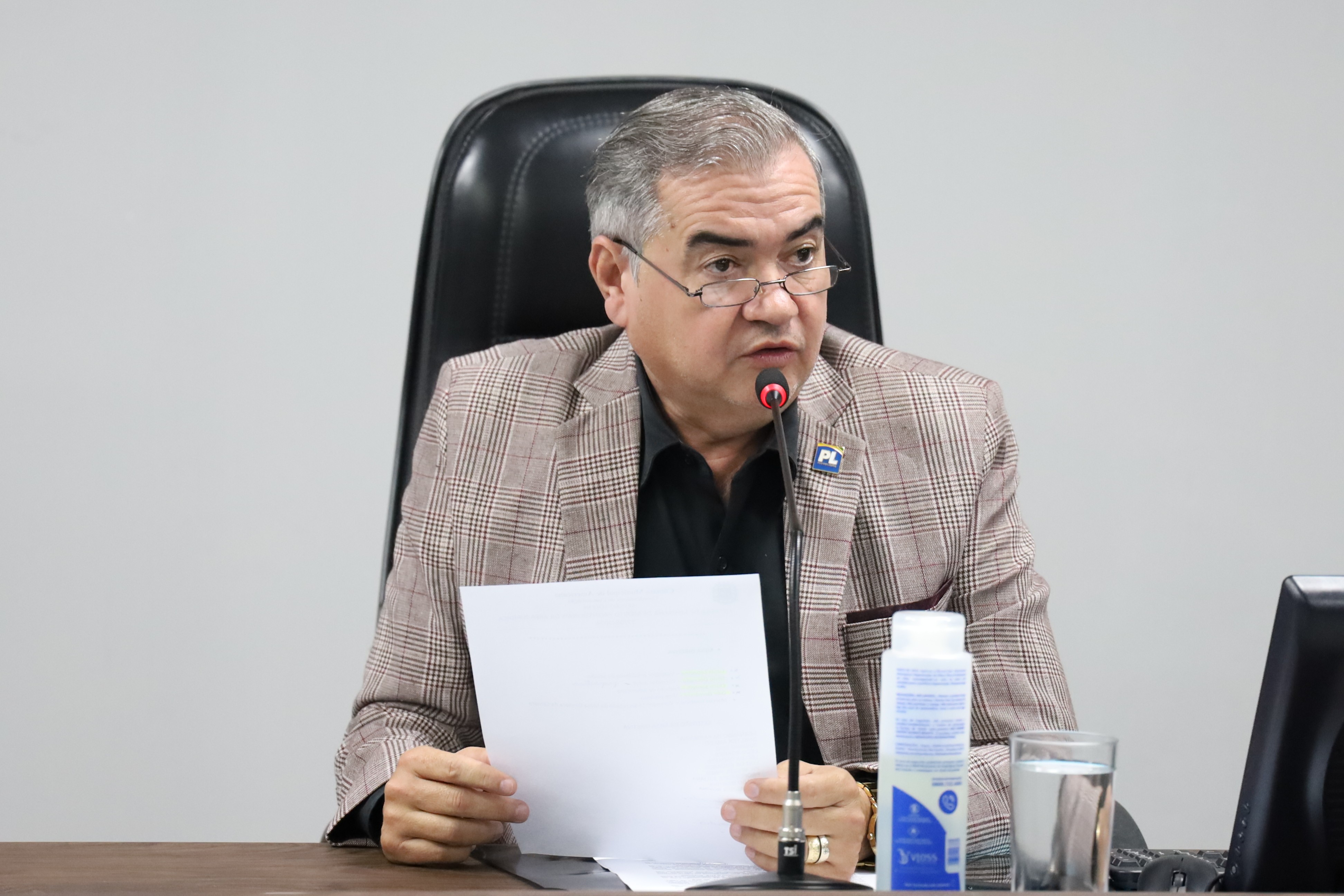 Marcos Caetano pede informações sobre a inclusão da modalidade Walking Football (futebol caminhado) no município