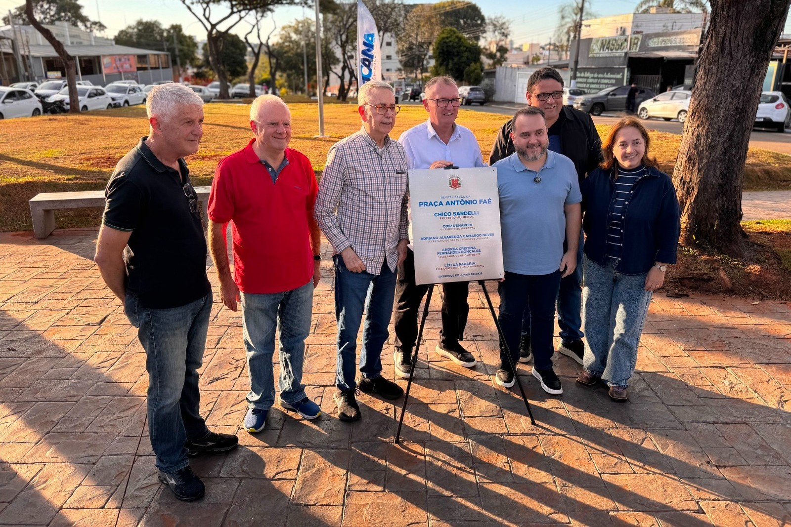 Lucas Leoncine acompanha entrega da revitalização da Praça Antônio Faé, na Vila Jones