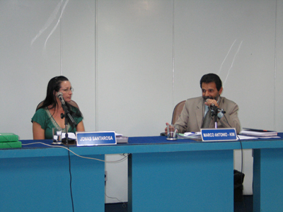Maria Nelcy Campagna da Silva, moradora da Avenida Cecília Meirelles, juntamente com o presidente Marco Antonio Alves Jorge, o Kim