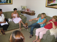 Vereadora Lurdinha Ginetti durante reunião com os moradores